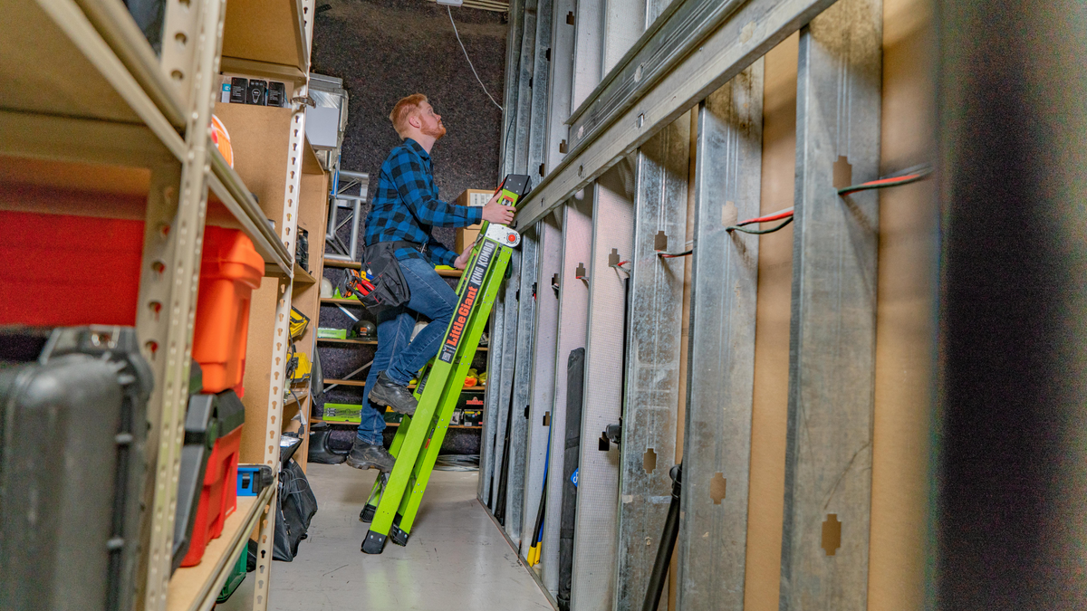 Little Giant Introduces the King Kombo—the World’s First 3-in-1 All Access Ladder